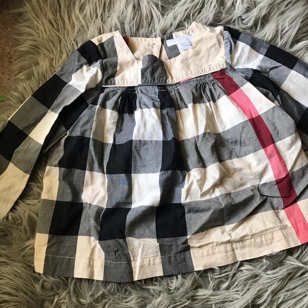 ♦️AUTHENTIC♦️ Burberry Shirt (runs small)